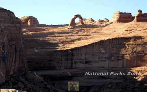 Picture of Delicate Arch viewed from the Delicate Arch Overlook hike